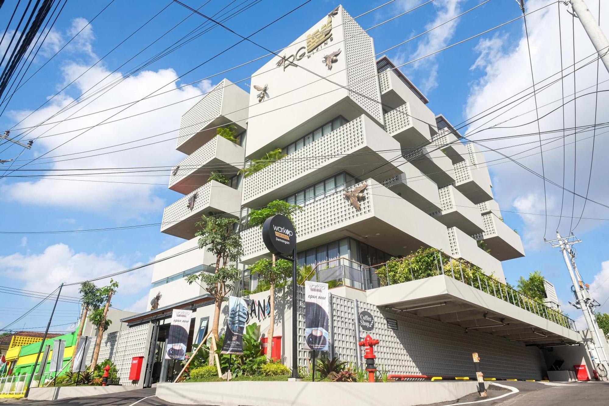 Sans Hotel Rg Living Jogja By Reddoorz Pakualaman Екстер'єр фото