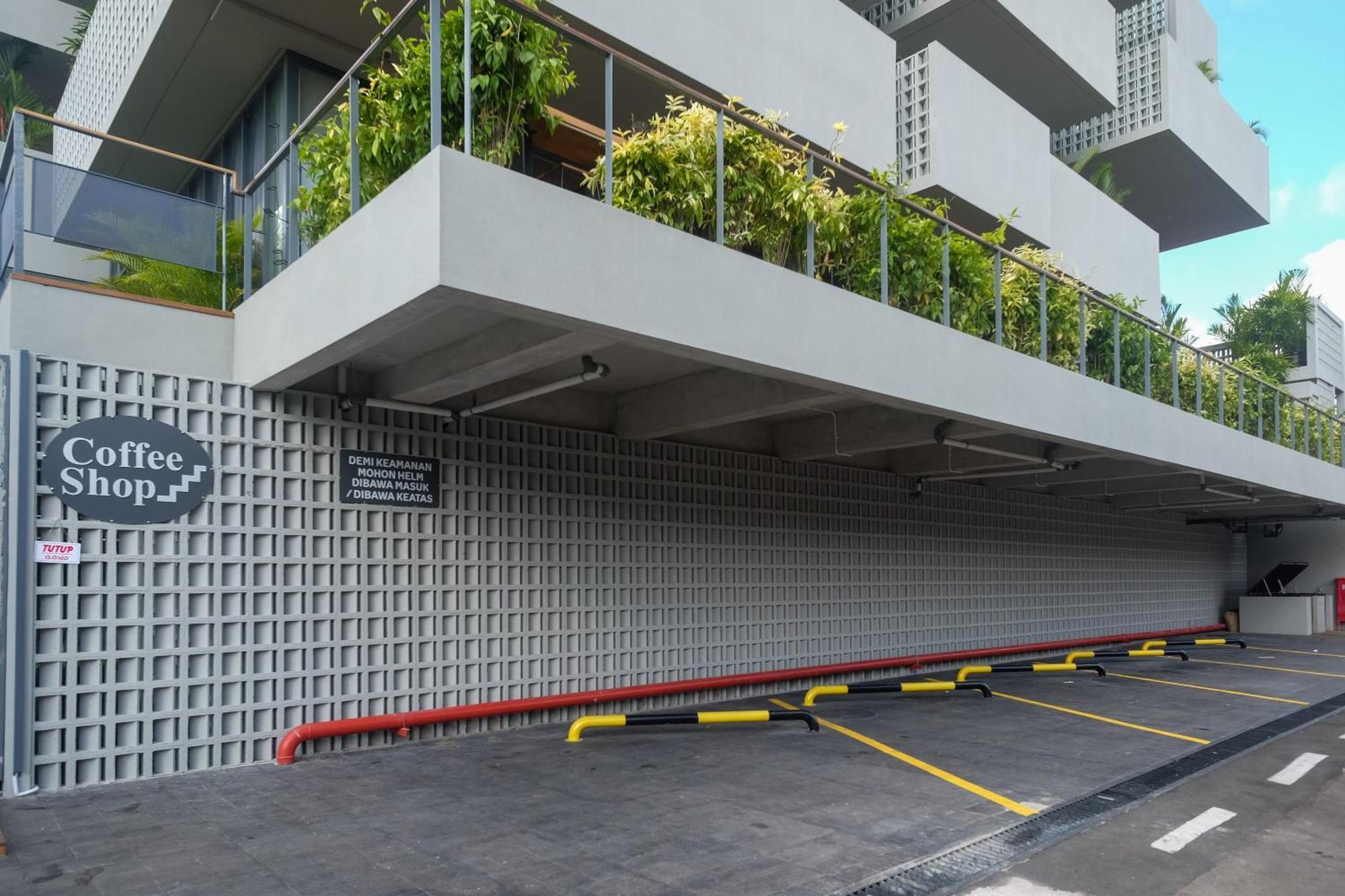 Sans Hotel Rg Living Jogja By Reddoorz Pakualaman Екстер'єр фото