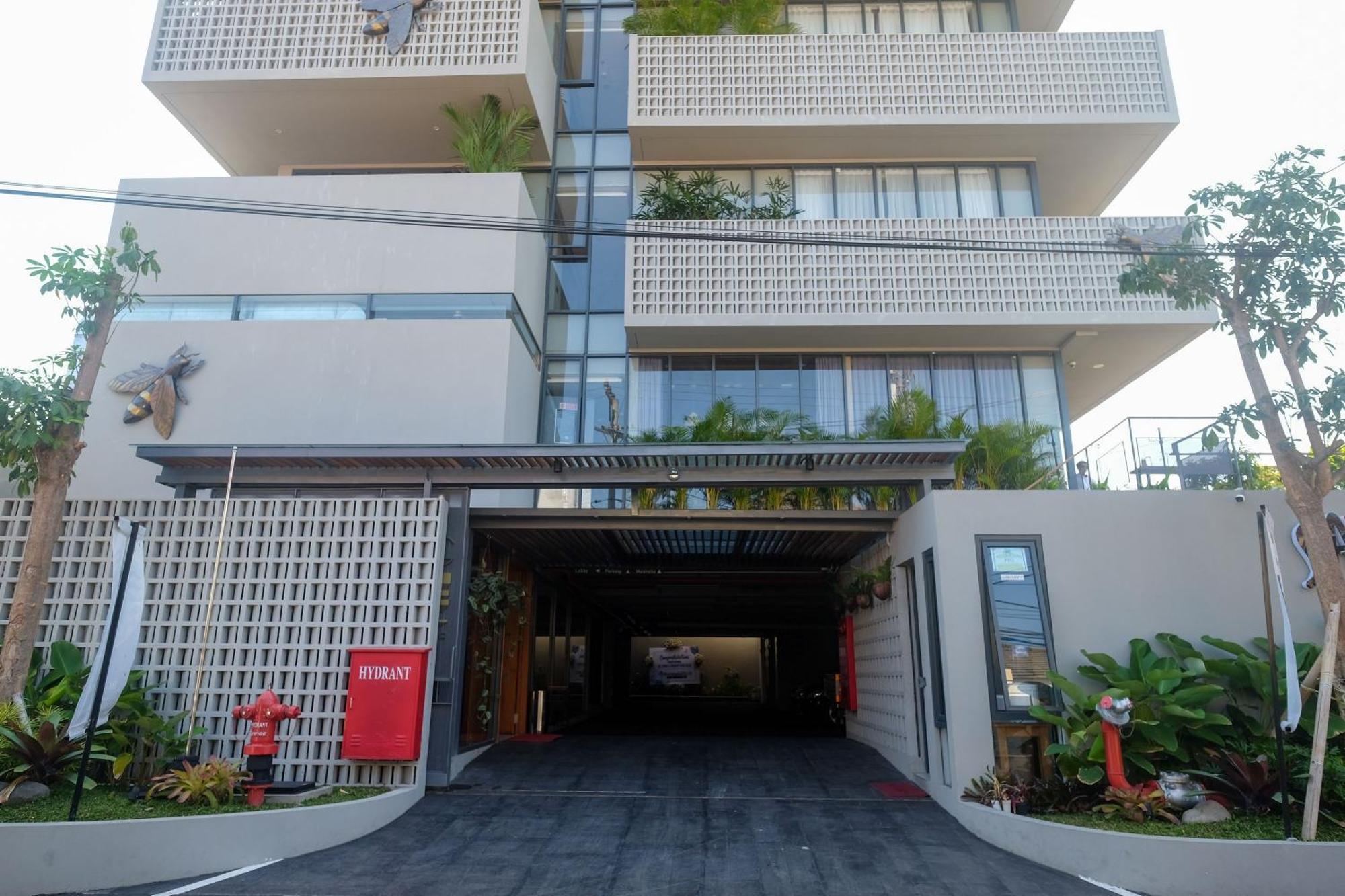 Sans Hotel Rg Living Jogja By Reddoorz Pakualaman Екстер'єр фото