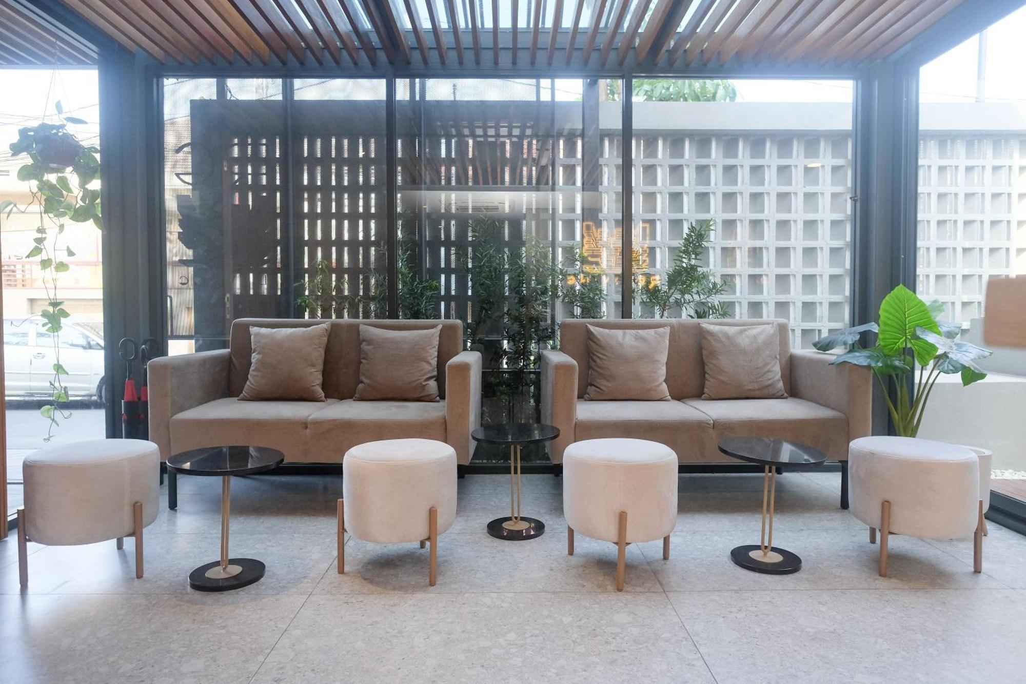 Sans Hotel Rg Living Jogja By Reddoorz Pakualaman Екстер'єр фото