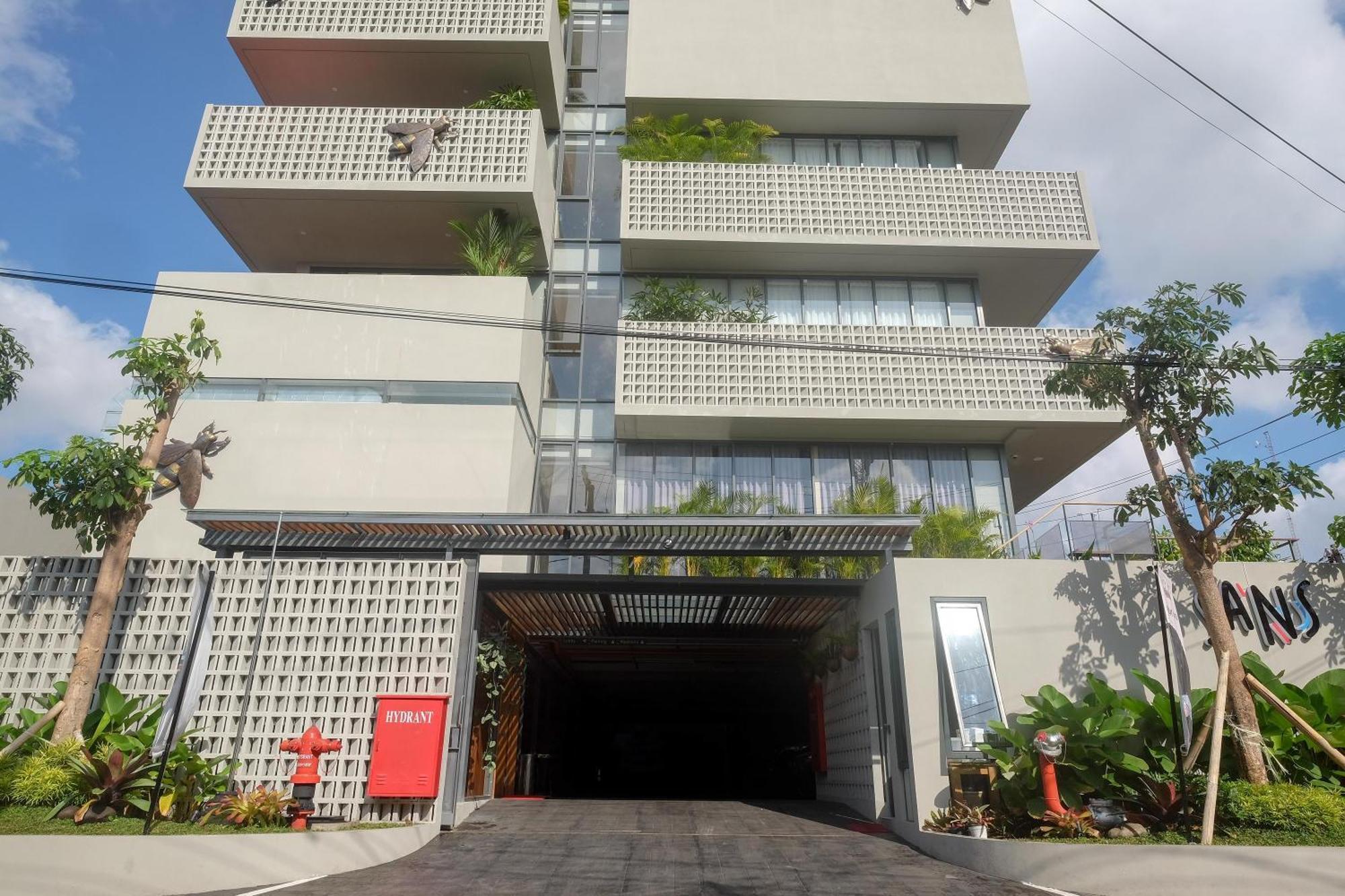 Sans Hotel Rg Living Jogja By Reddoorz Pakualaman Екстер'єр фото