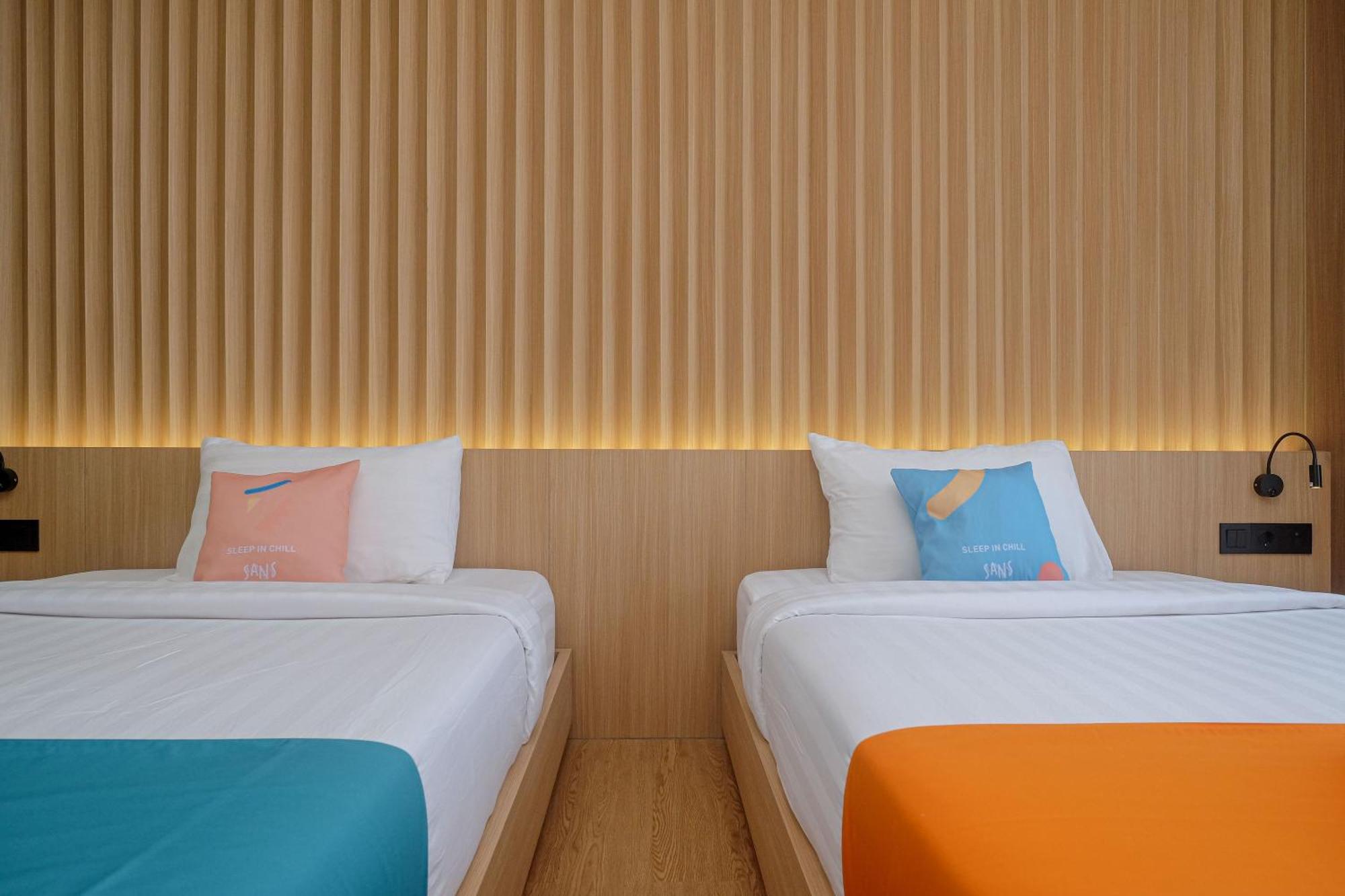 Sans Hotel Rg Living Jogja By Reddoorz Pakualaman Екстер'єр фото