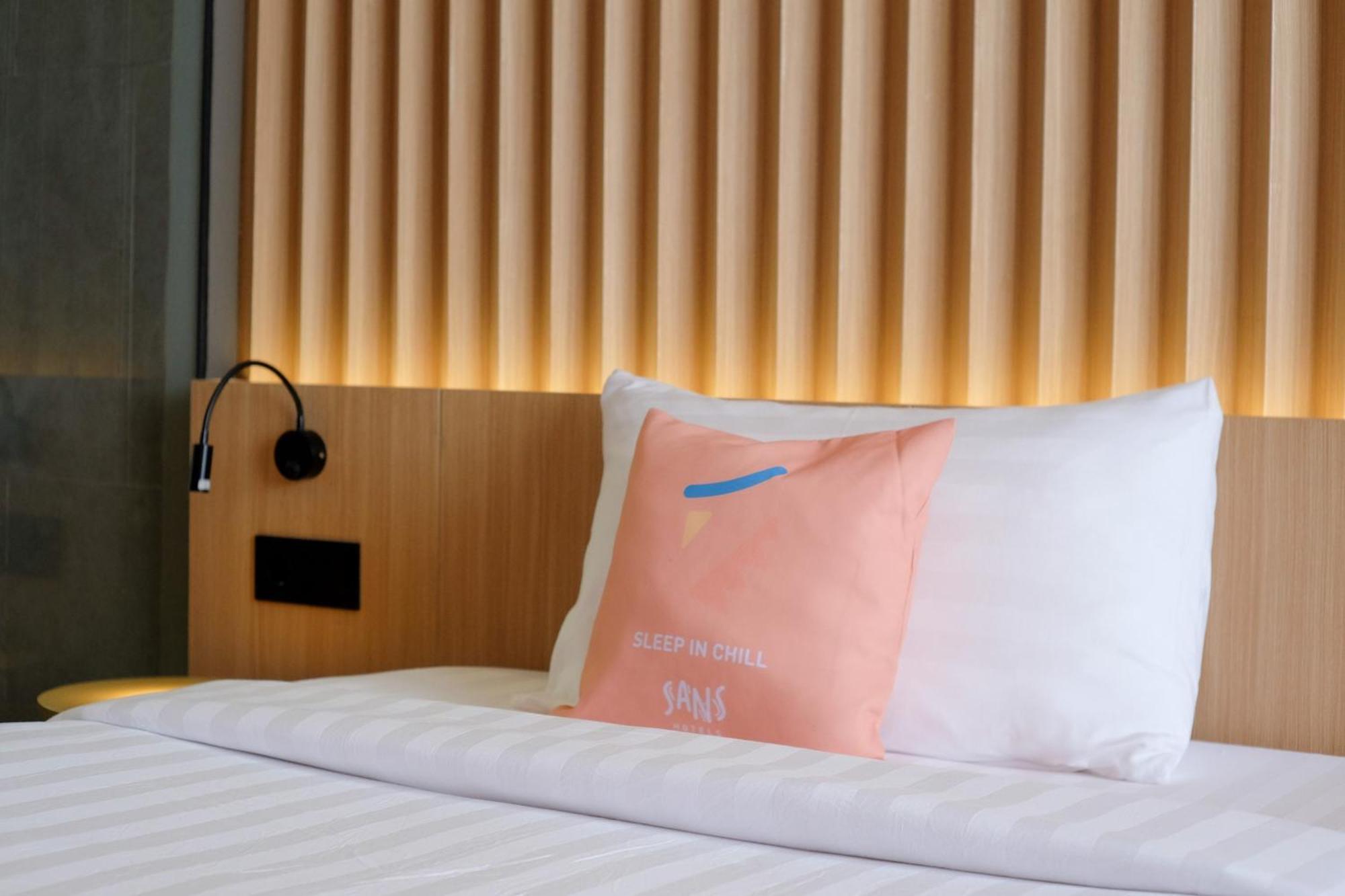 Sans Hotel Rg Living Jogja By Reddoorz Pakualaman Екстер'єр фото