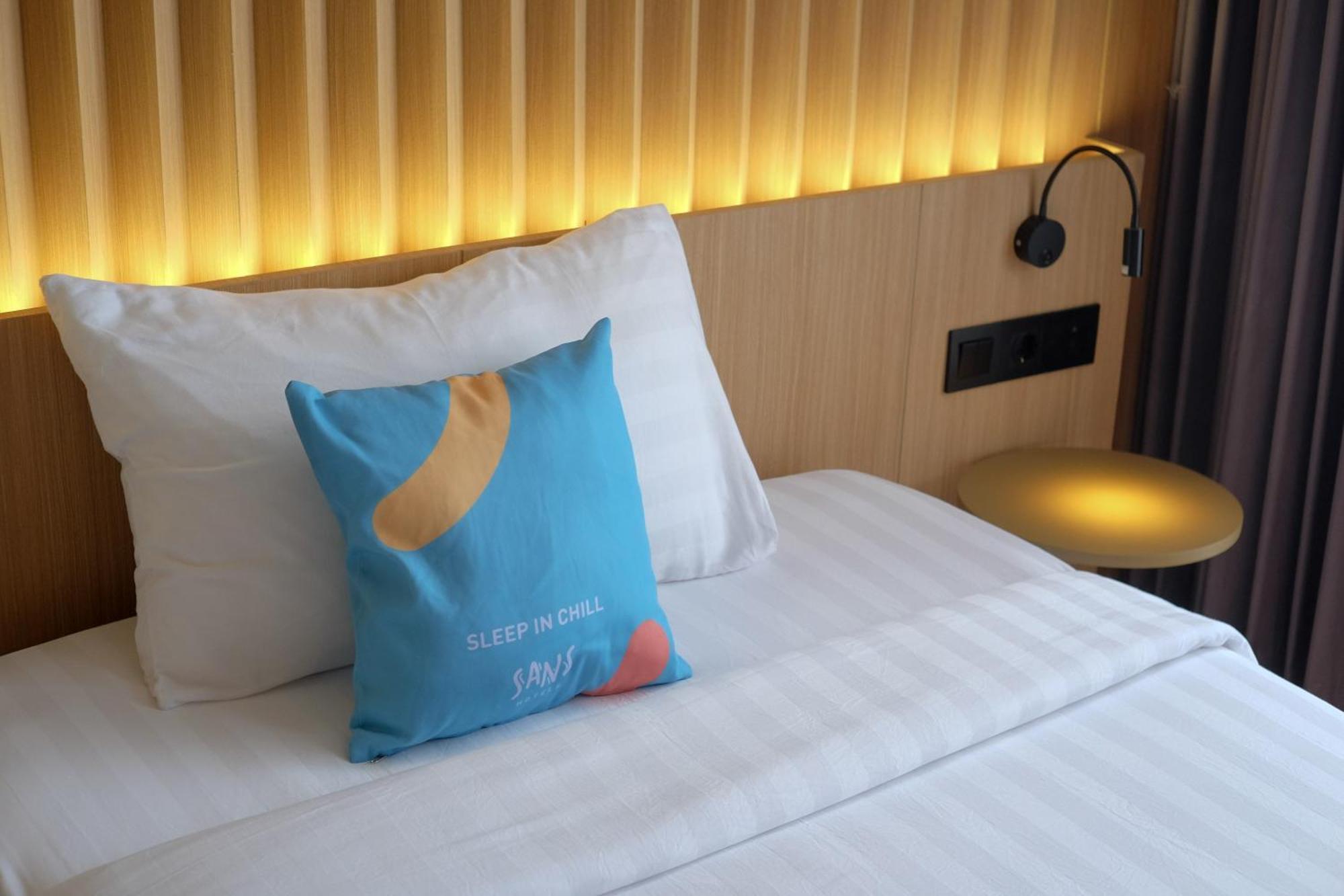 Sans Hotel Rg Living Jogja By Reddoorz Pakualaman Екстер'єр фото