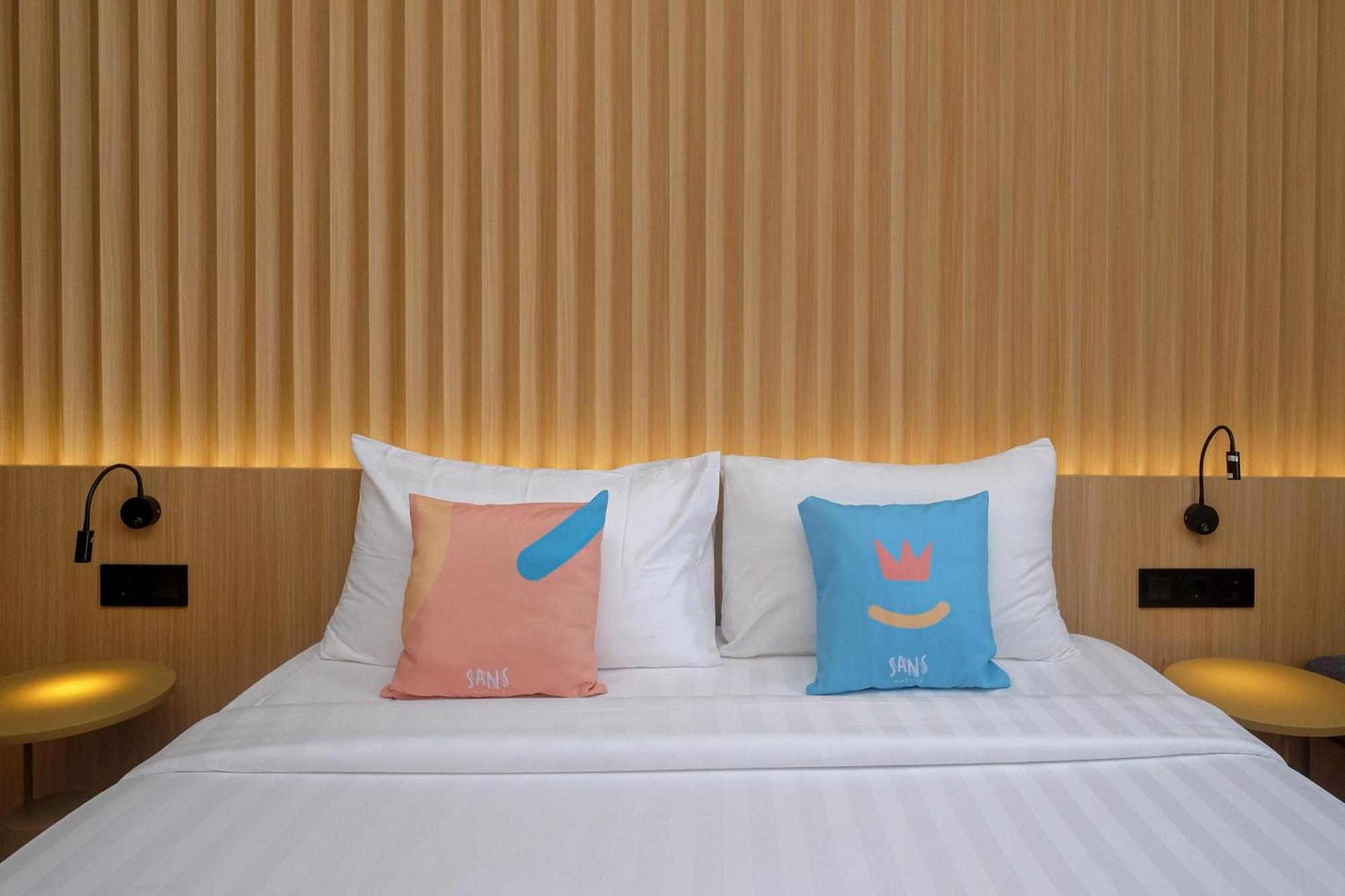 Sans Hotel Rg Living Jogja By Reddoorz Pakualaman Екстер'єр фото
