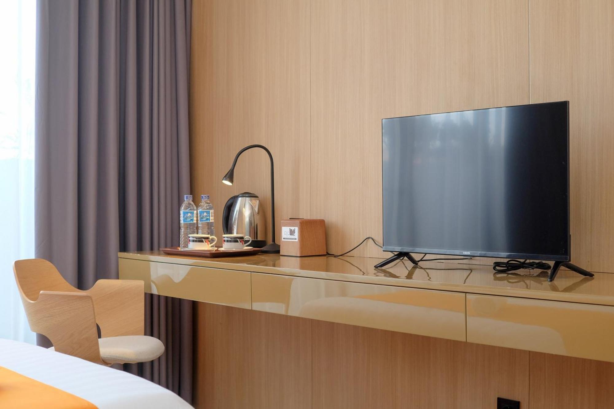 Sans Hotel Rg Living Jogja By Reddoorz Pakualaman Екстер'єр фото