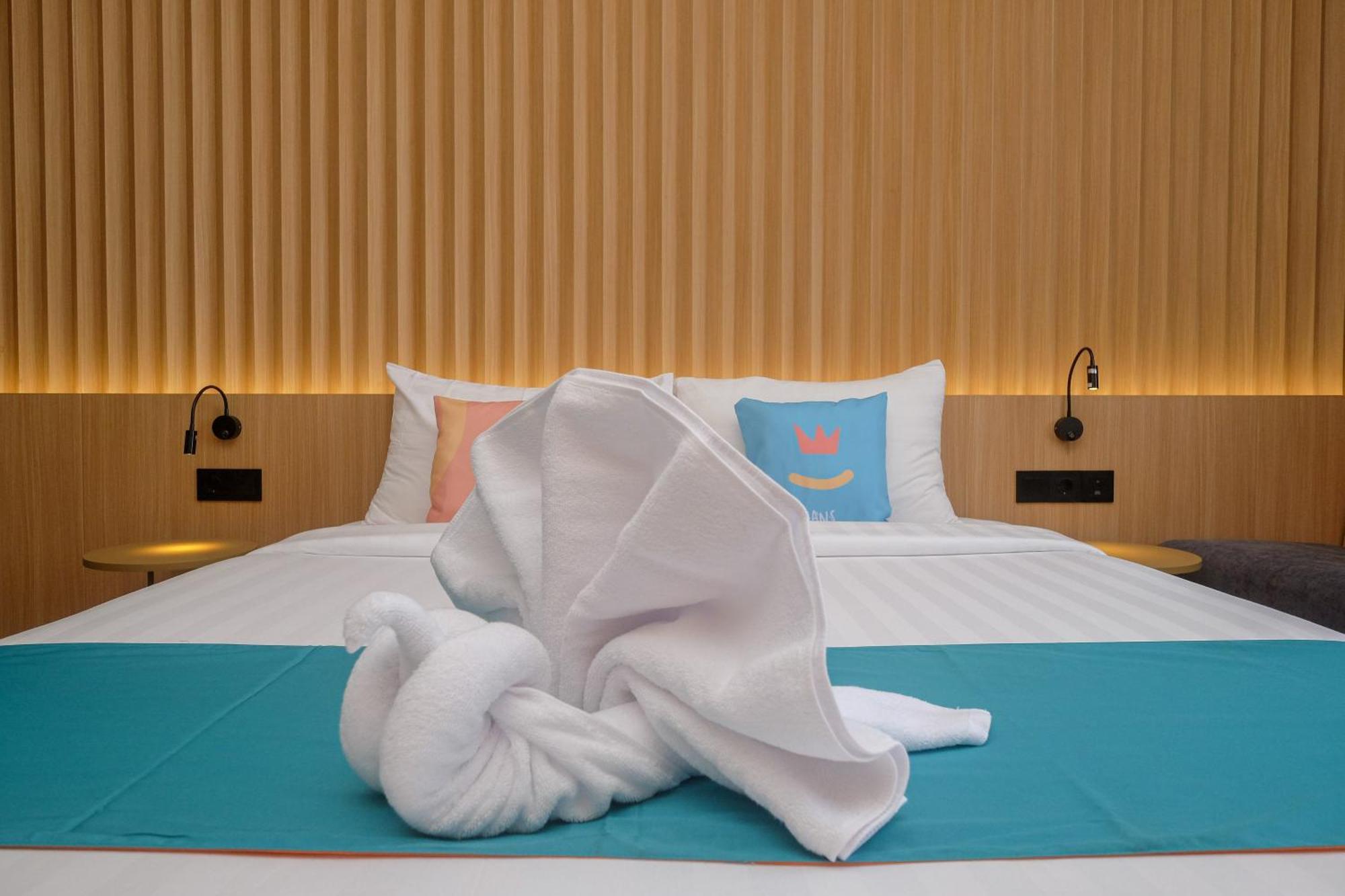 Sans Hotel Rg Living Jogja By Reddoorz Pakualaman Екстер'єр фото