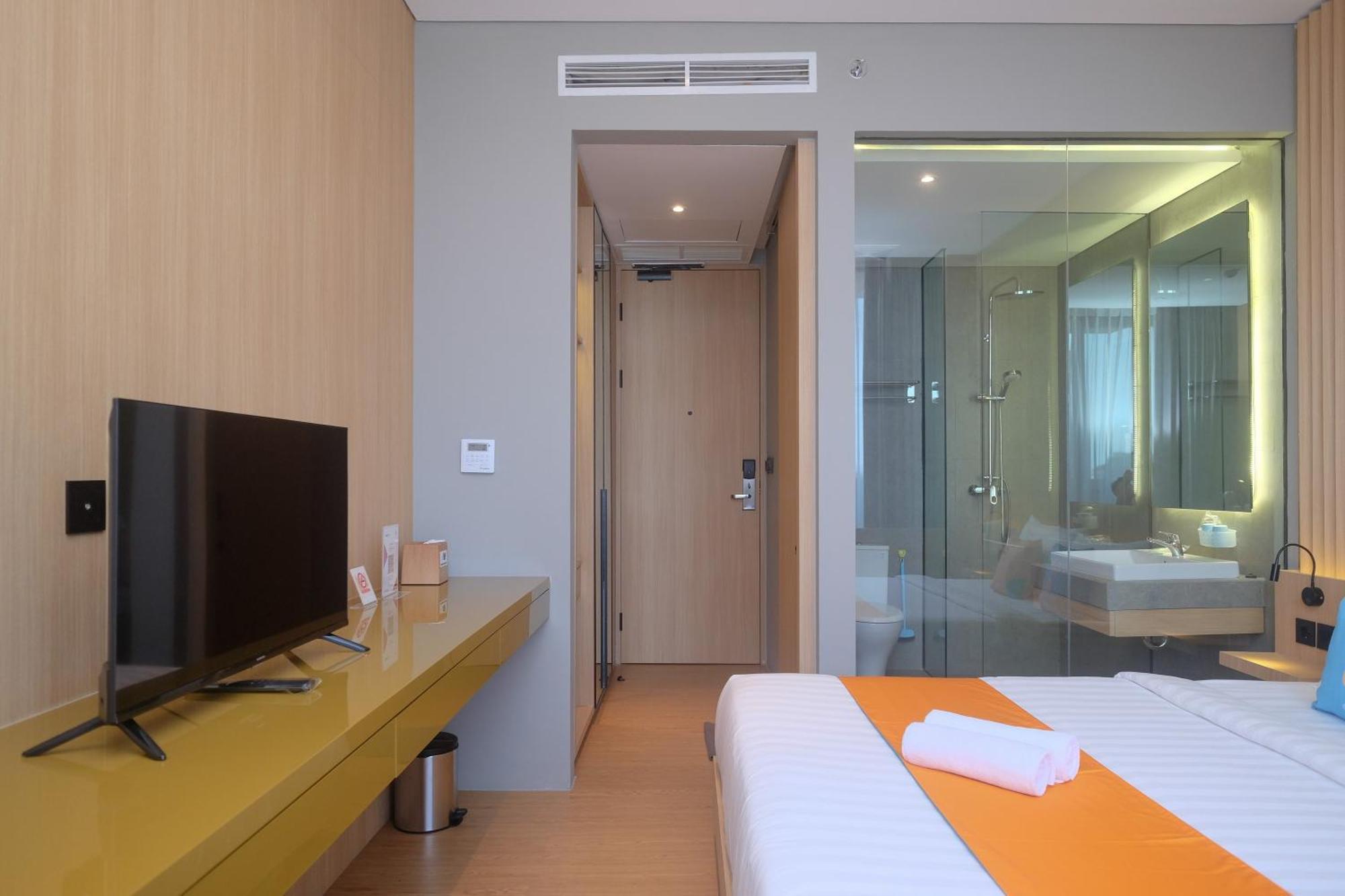 Sans Hotel Rg Living Jogja By Reddoorz Pakualaman Екстер'єр фото